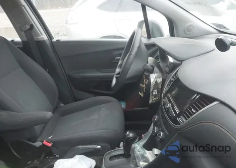 2018 Chevrolet Trax Ls z USA, uszkodzony, nr VIN 3GNCJKSB6JL357571